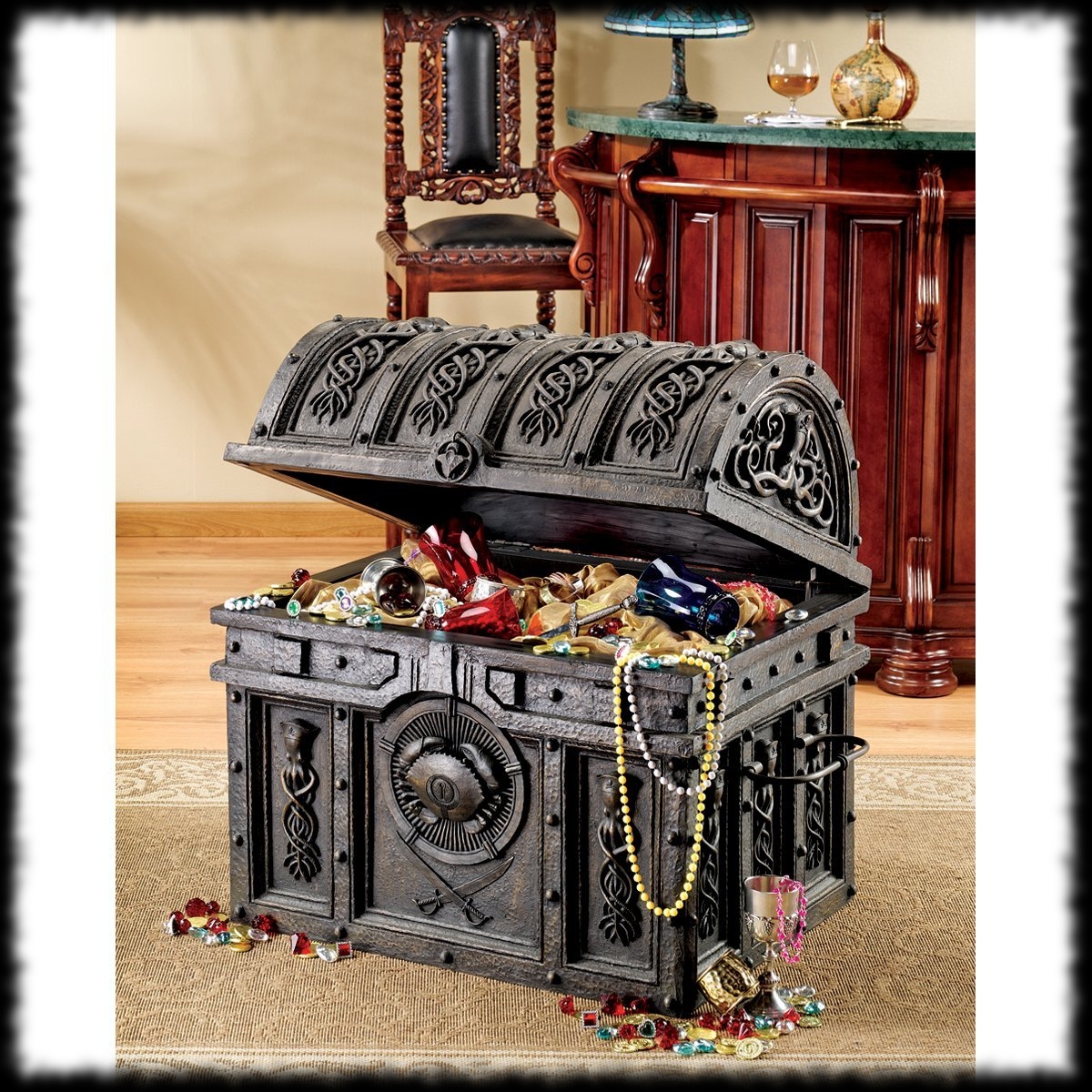Pirates of the Carribean Davy Jones' Treasure Chest Best Replica